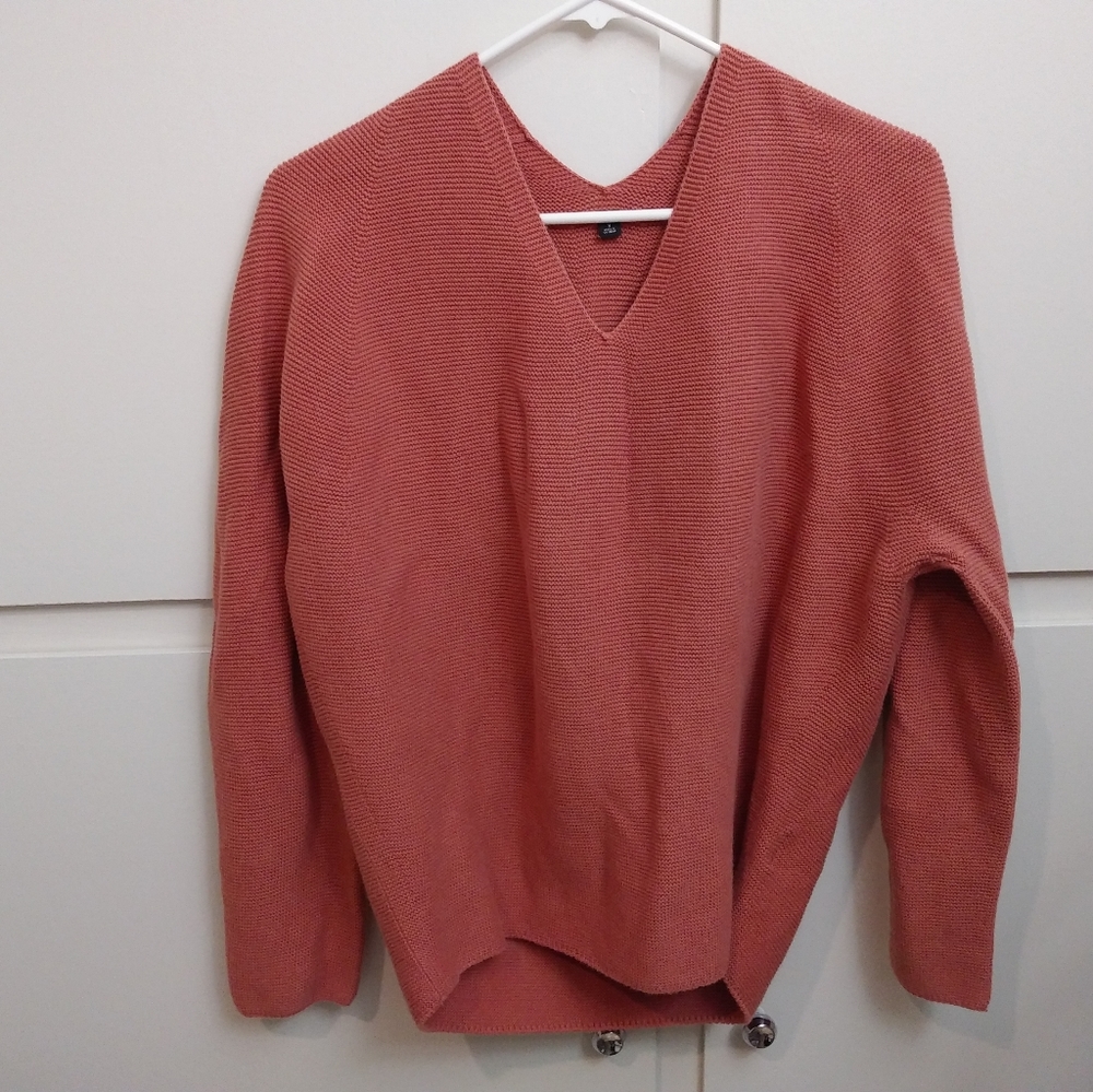 Uniqlo V Neck Sweater